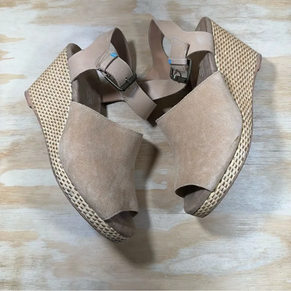 Toms Suede Tan Wedge Sandals Women’s Size 9